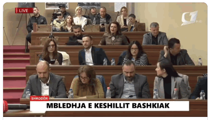 Eliona Kodra Shkreli/ Mbledhja e Këshillit Bashkiak sot dështoi…( Audio)