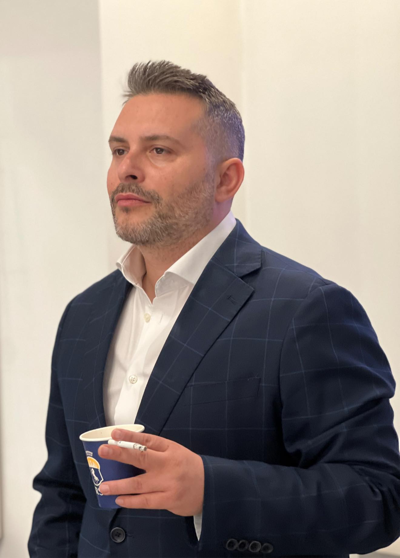 Dhe gjejeni pak cili është i vetmi që nuk e do vërtetë qeverinë teknike