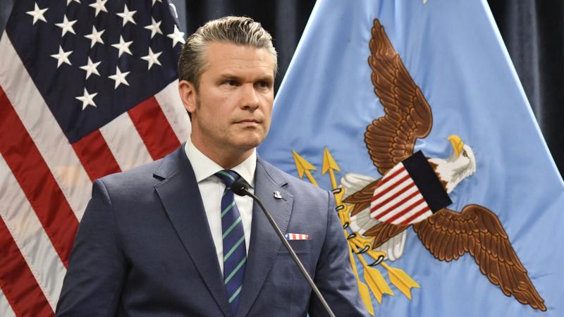 Hegseth thotë se SHBA-të kanë të drejtë të kryejnë sulme të tipit “Midnight Hammer” mbi uraniumin e pasuruar të Iranit